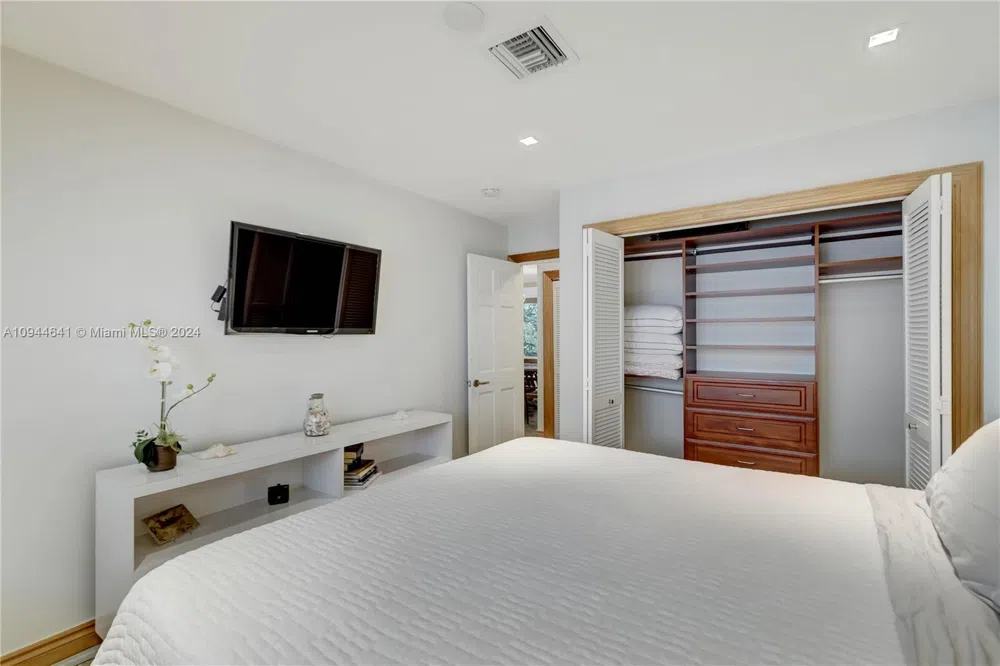 309 Oak St Hollywood, FL 33019