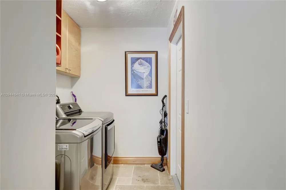 309 Oak St Hollywood, FL 33019