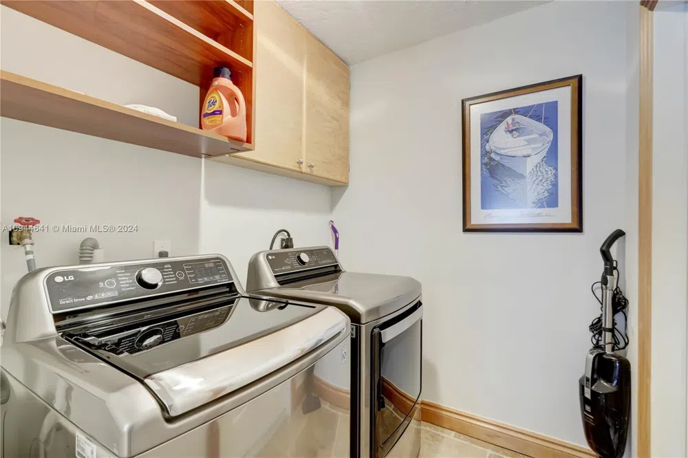 309 Oak St Hollywood, FL 33019