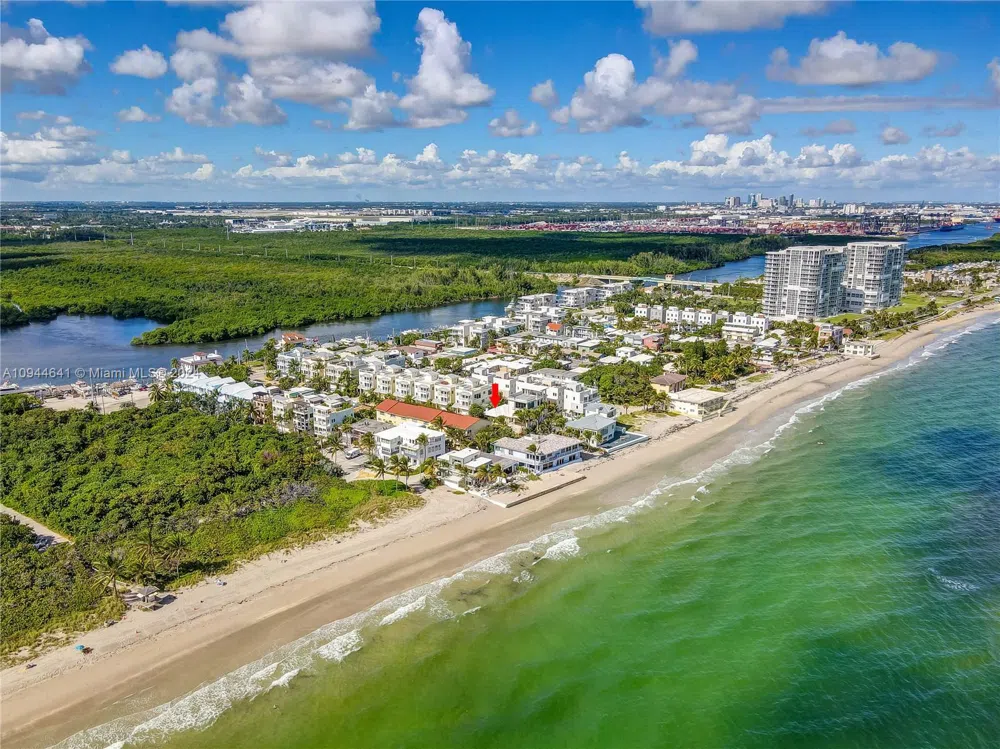 309 Oak St Hollywood, FL 33019