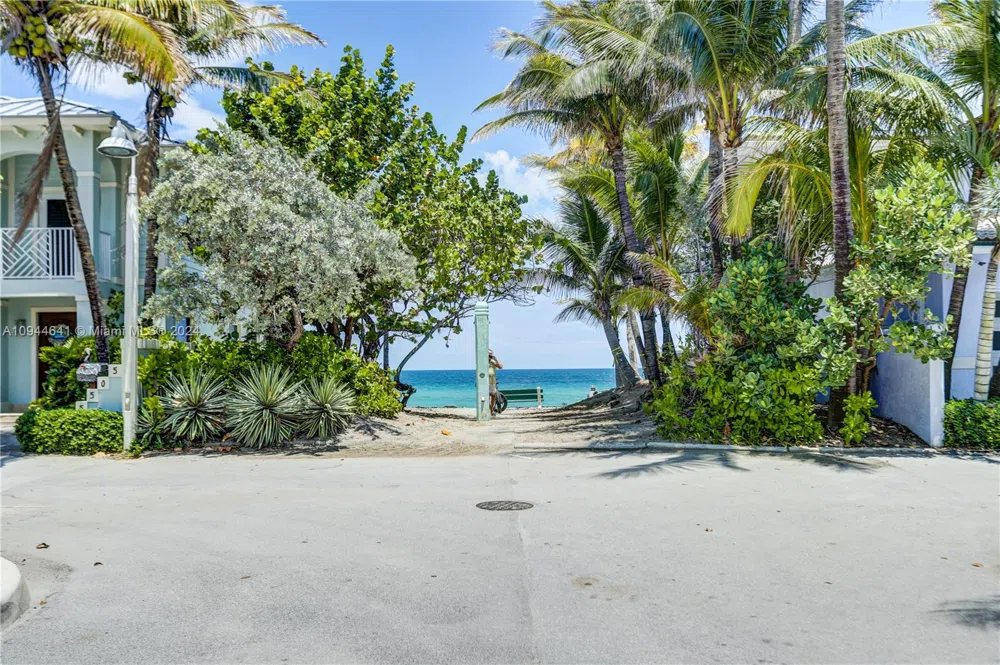 309 Oak St Hollywood, FL 33019