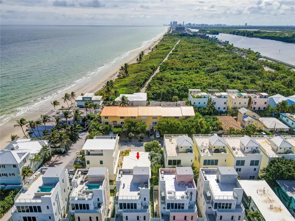 309 Oak St Hollywood, FL 33019
