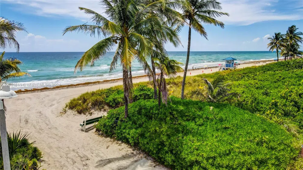 309 Oak St Hollywood, FL 33019
