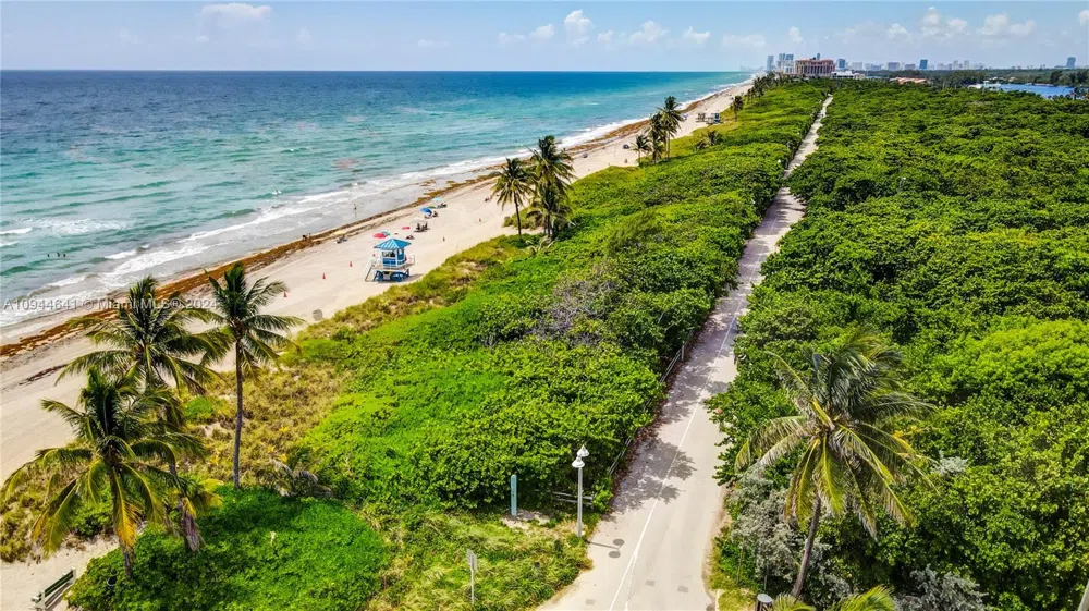 309 Oak St Hollywood, FL 33019