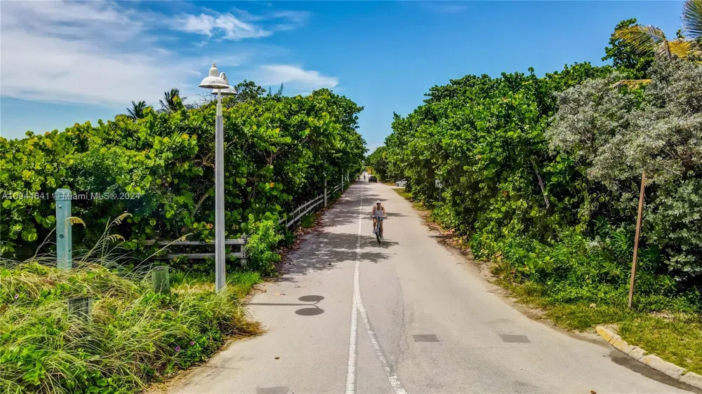 309 Oak St Hollywood, FL 33019