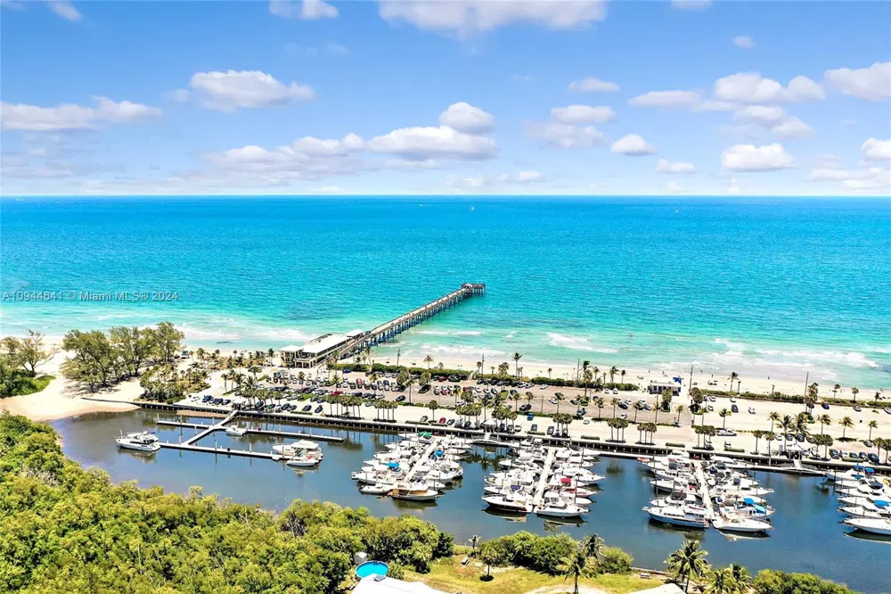 309 Oak St Hollywood, FL 33019