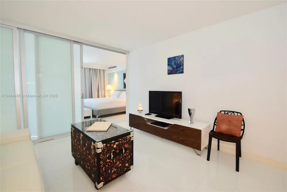 2301 Collins Ave #815/814 Miami Beach, FL 33139