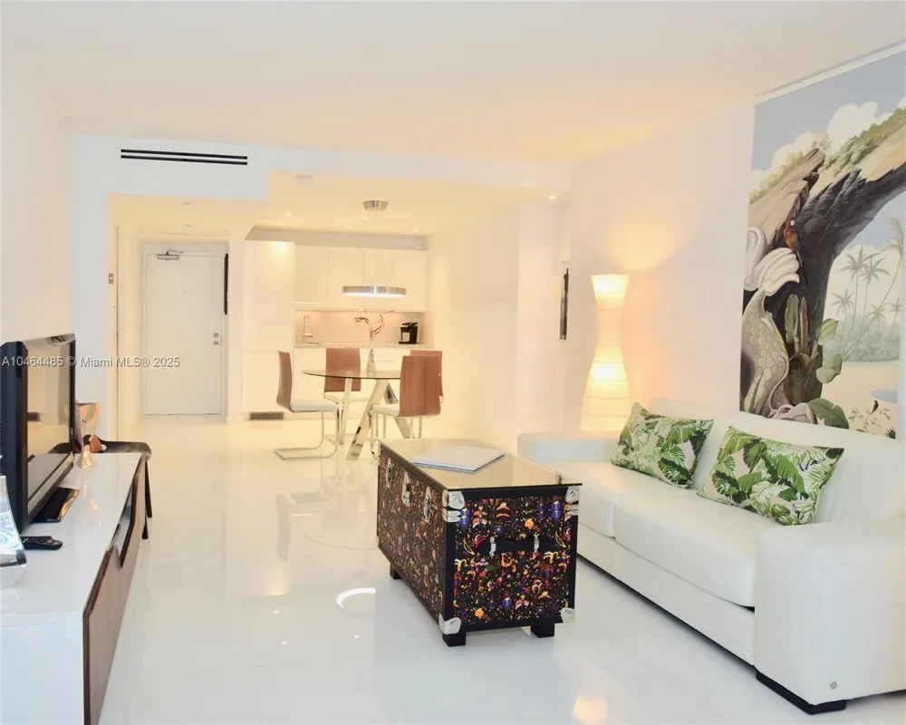 2301 Collins Ave #815/814 Miami Beach, FL 33139