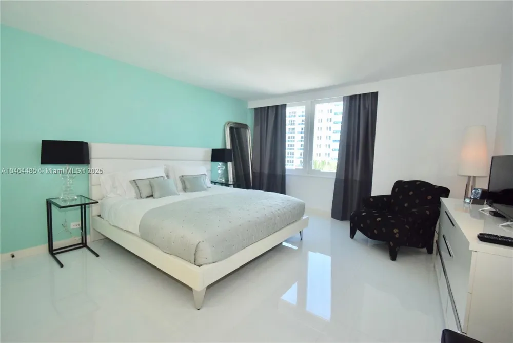 2301 Collins Ave #815/814 Miami Beach, FL 33139