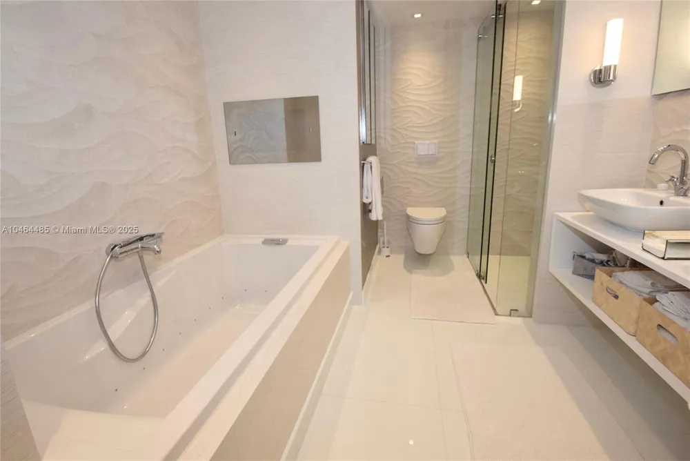 2301 Collins Ave #815/814 Miami Beach, FL 33139