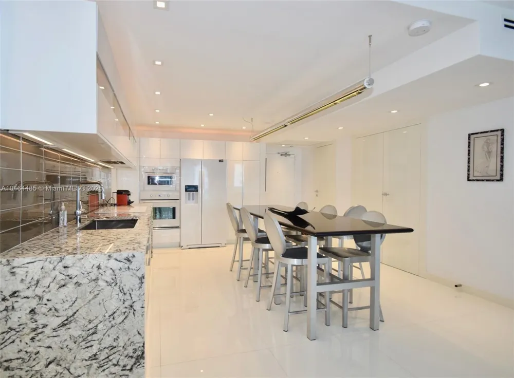 2301 Collins Ave #815/814 Miami Beach, FL 33139