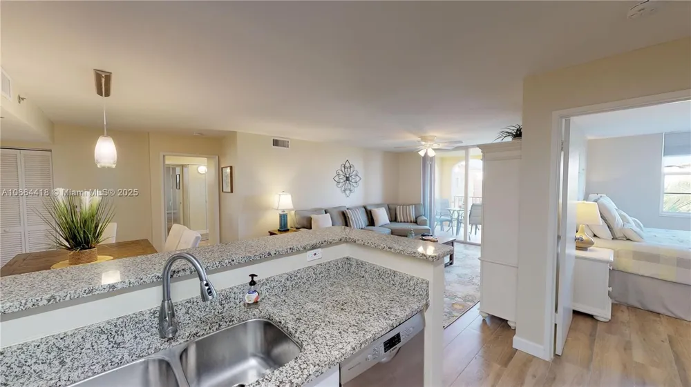 19701 E Country Club Dr #5606 Aventura, FL 33180