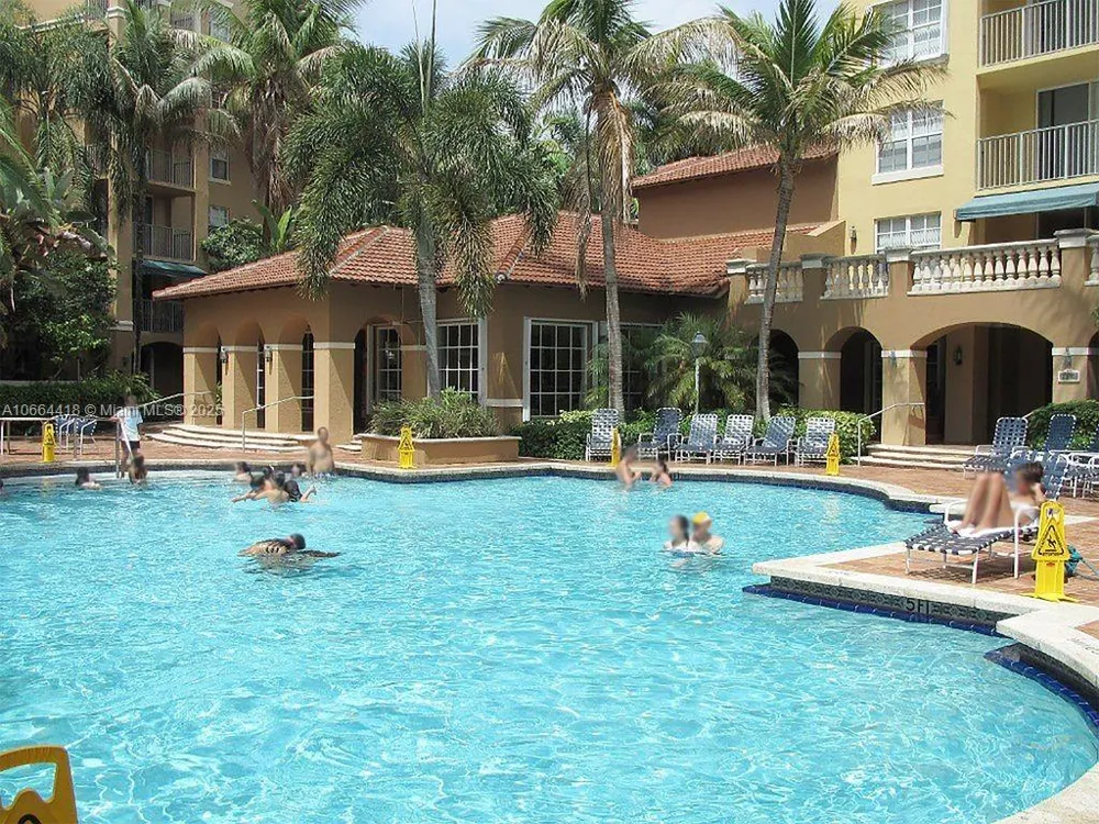 19701 E Country Club Dr #5606 Aventura, FL 33180