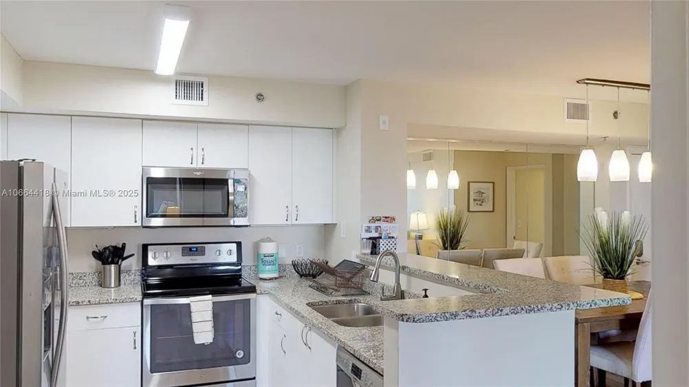 19701 E Country Club Dr #5606 Aventura, FL 33180