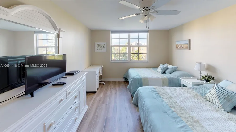 19701 E Country Club Dr #5606 Aventura, FL 33180