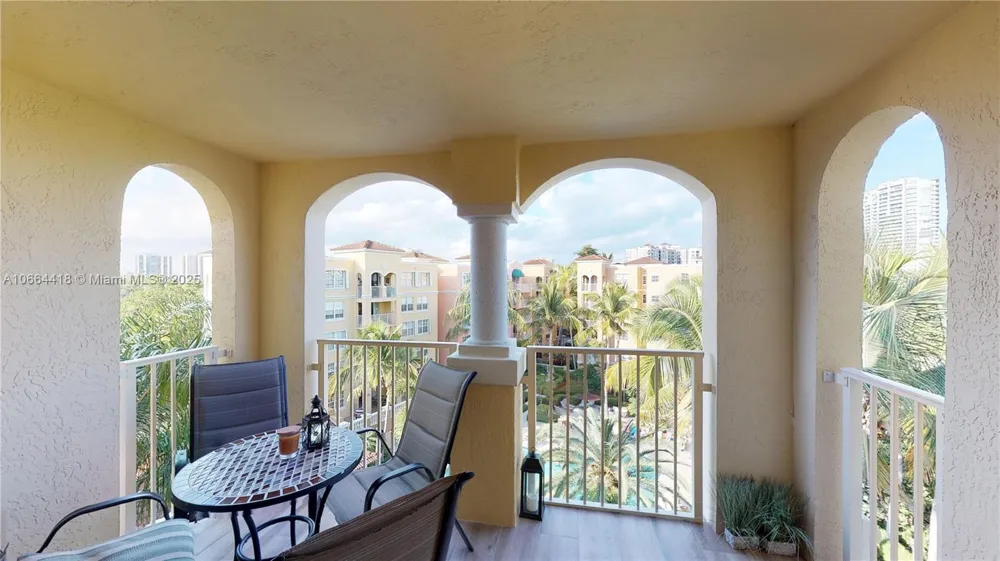 19701 E Country Club Dr #5606 Aventura, FL 33180