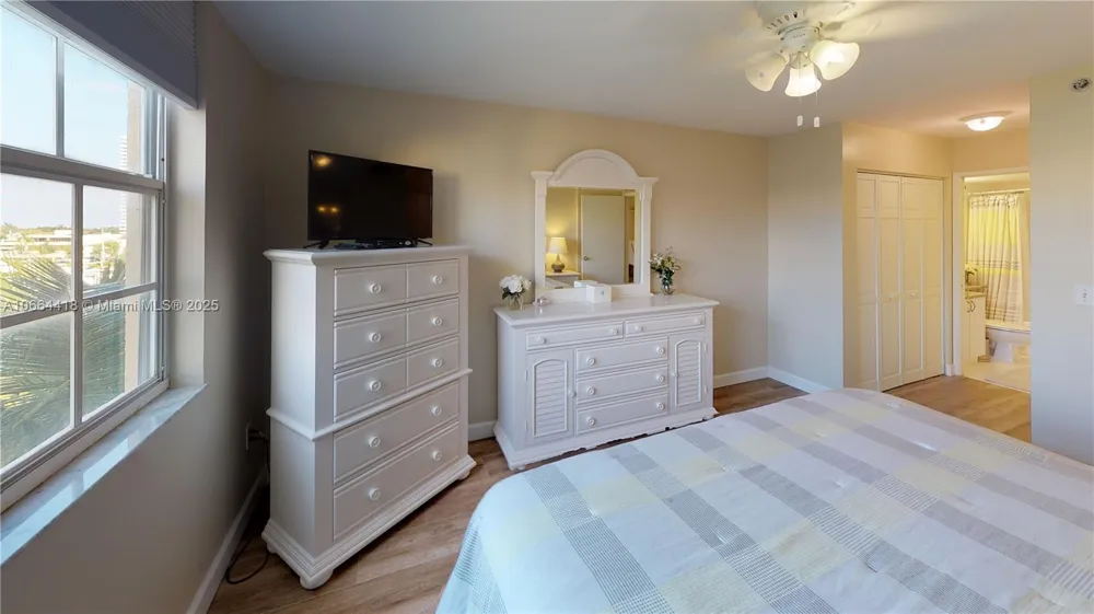 19701 E Country Club Dr #5606 Aventura, FL 33180