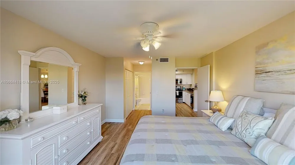 19701 E Country Club Dr #5606 Aventura, FL 33180