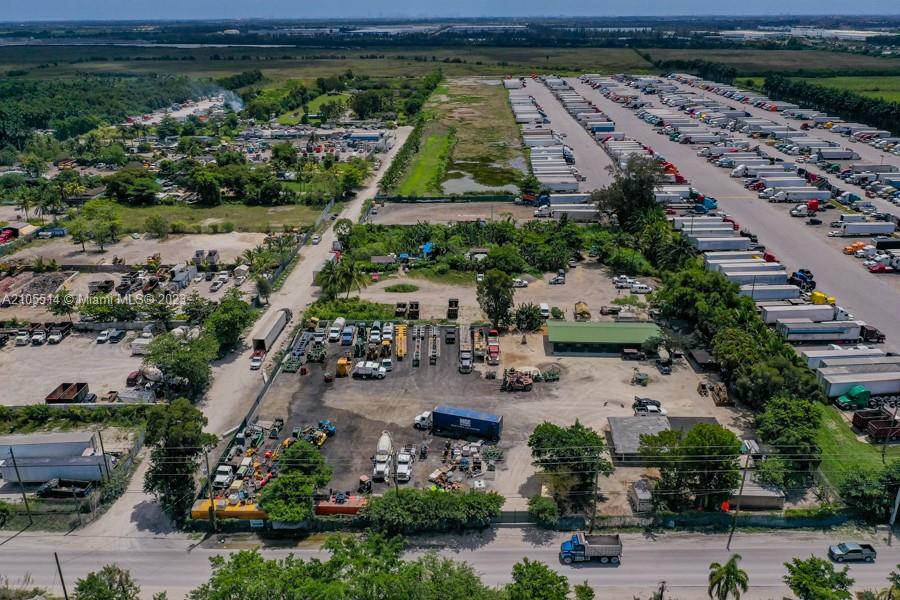 15721 NW 122 AVE Miami, FL 33018