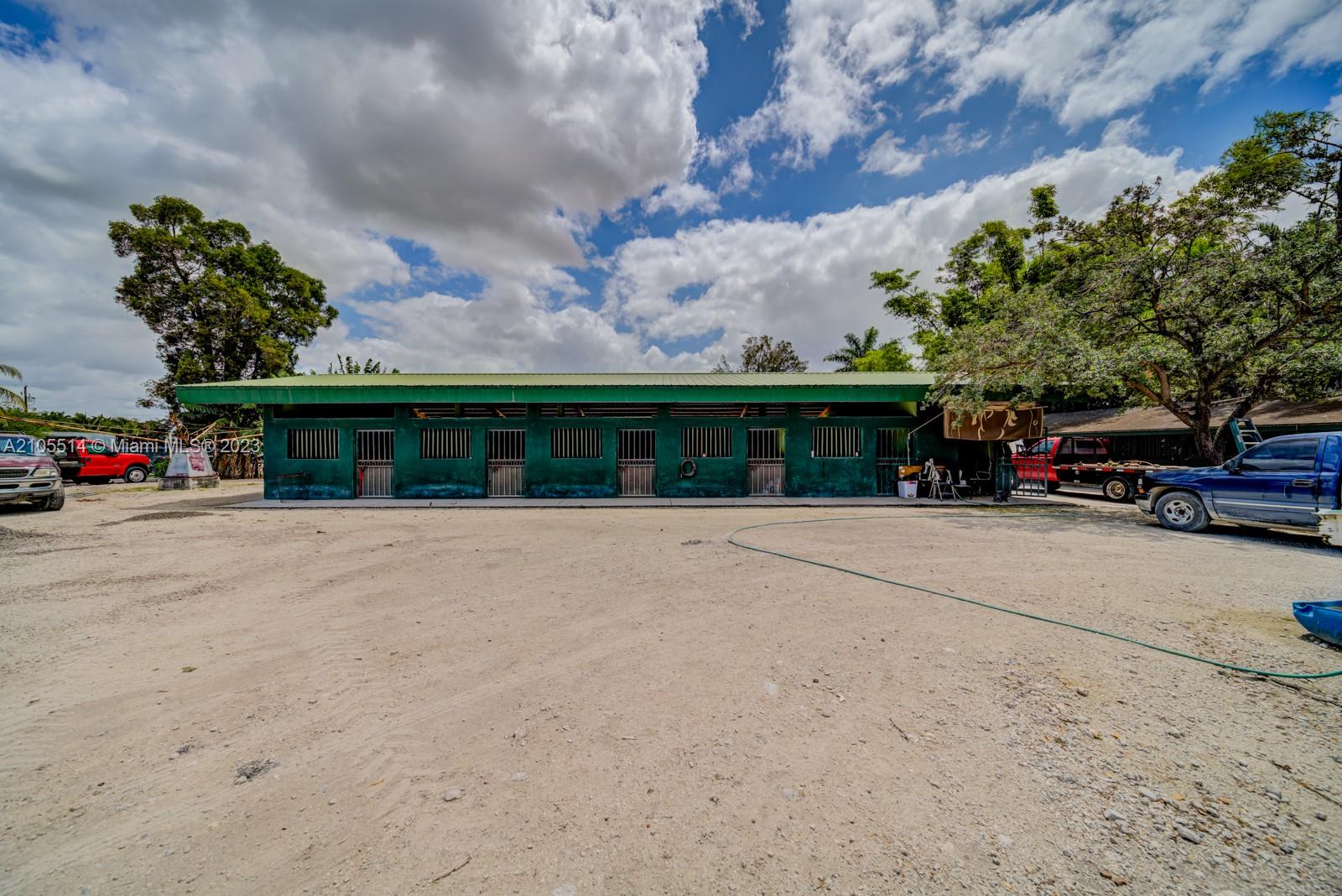 15721 NW 122 AVE Miami, FL 33018