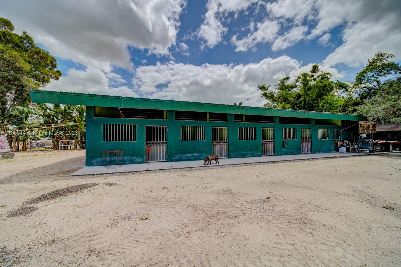 15721 NW 122 AVE Miami, FL 33018