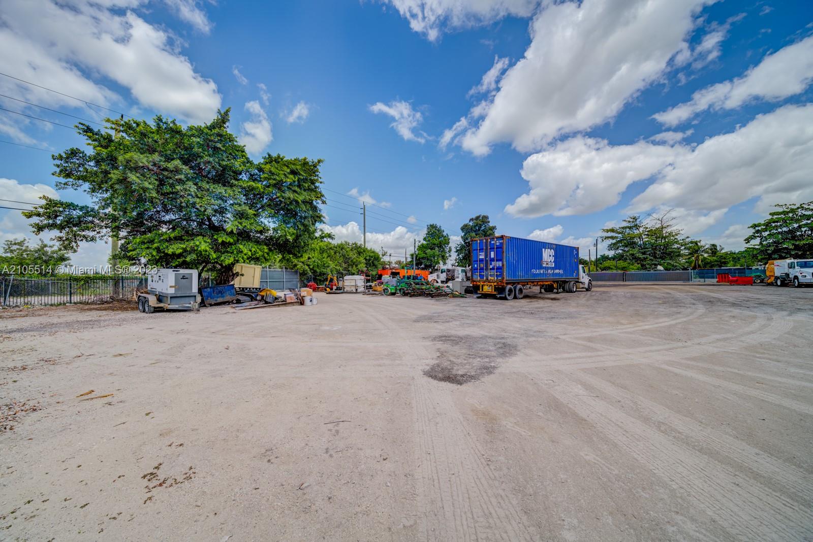 15721 NW 122 AVE Miami, FL 33018