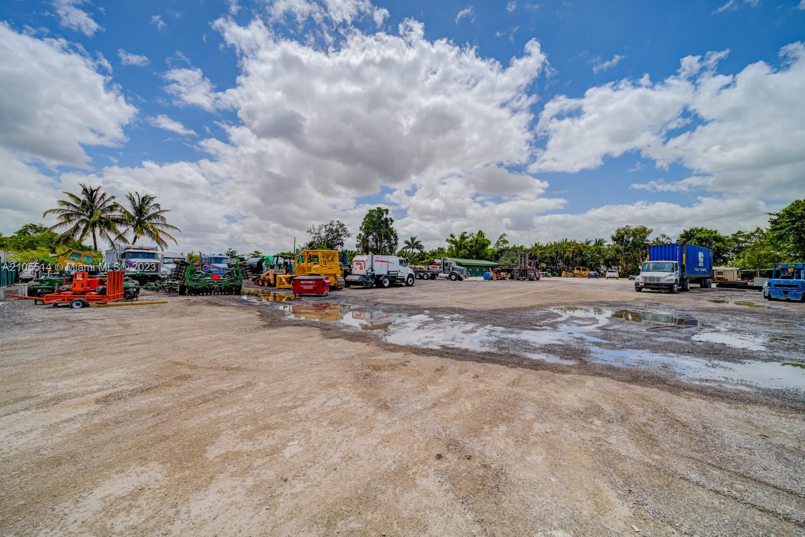 15721 NW 122 AVE Miami, FL 33018