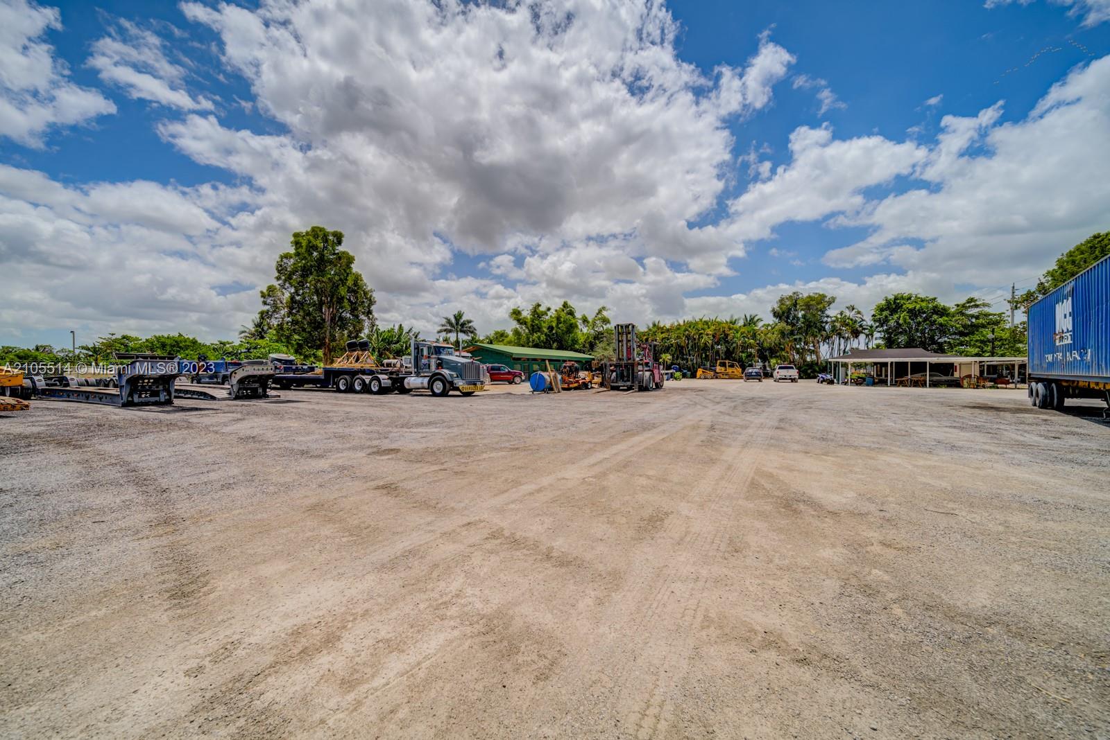 15721 NW 122 AVE Miami, FL 33018