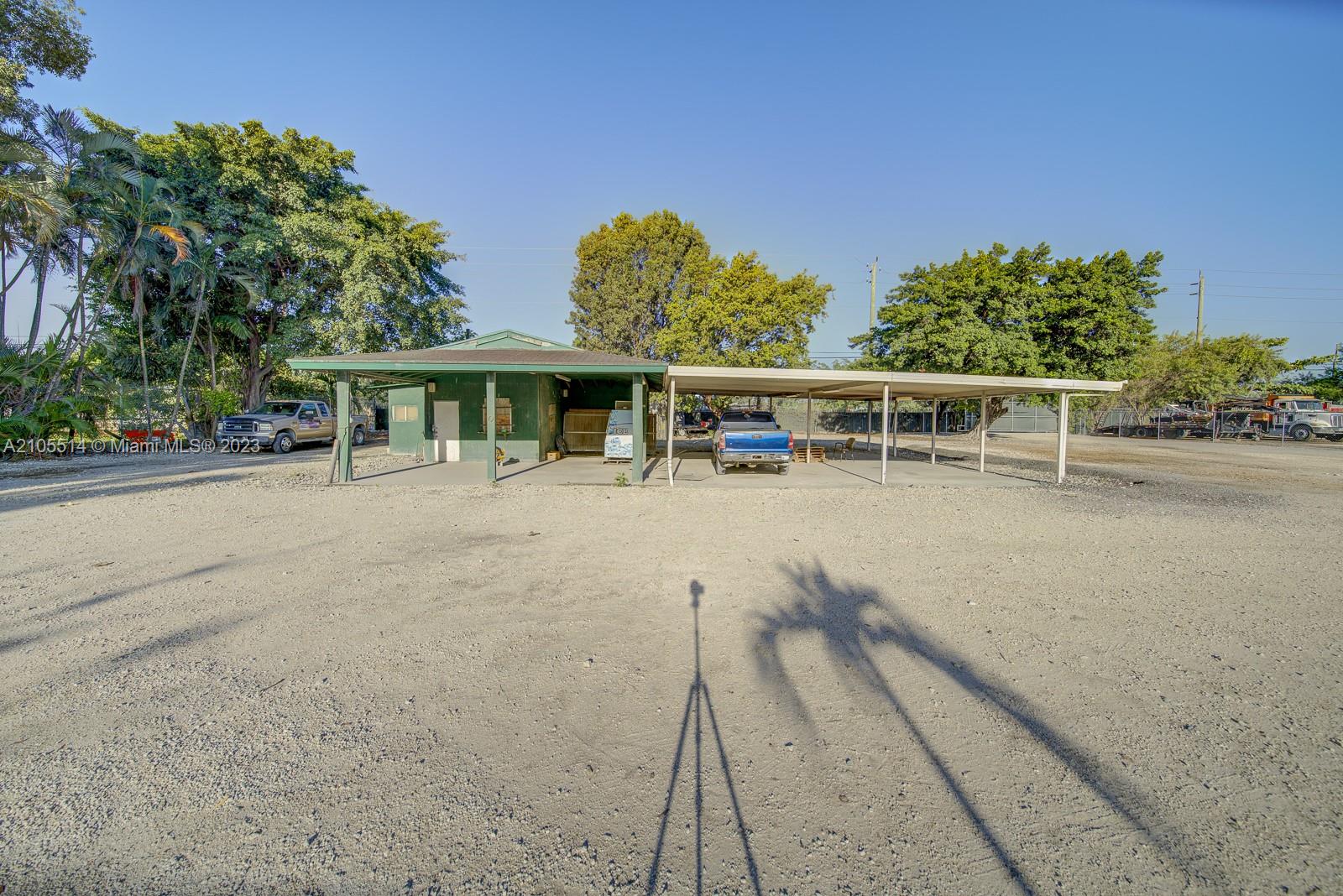 15721 NW 122 AVE Miami, FL 33018