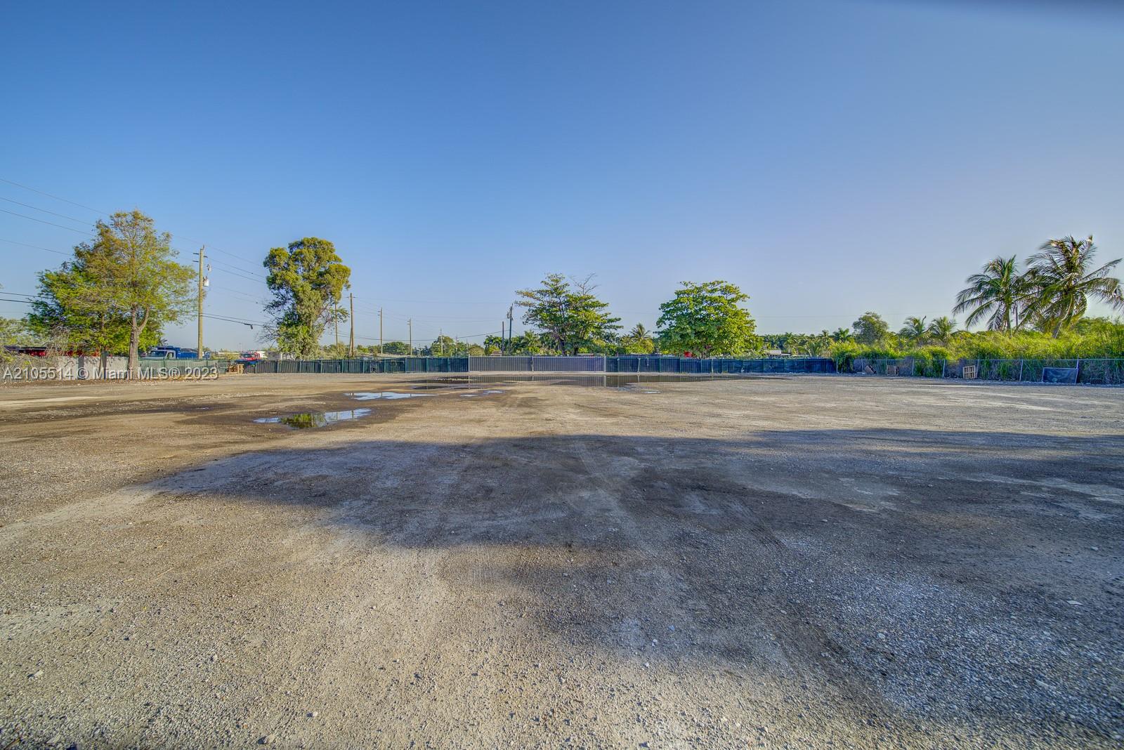 15721 NW 122 AVE Miami, FL 33018