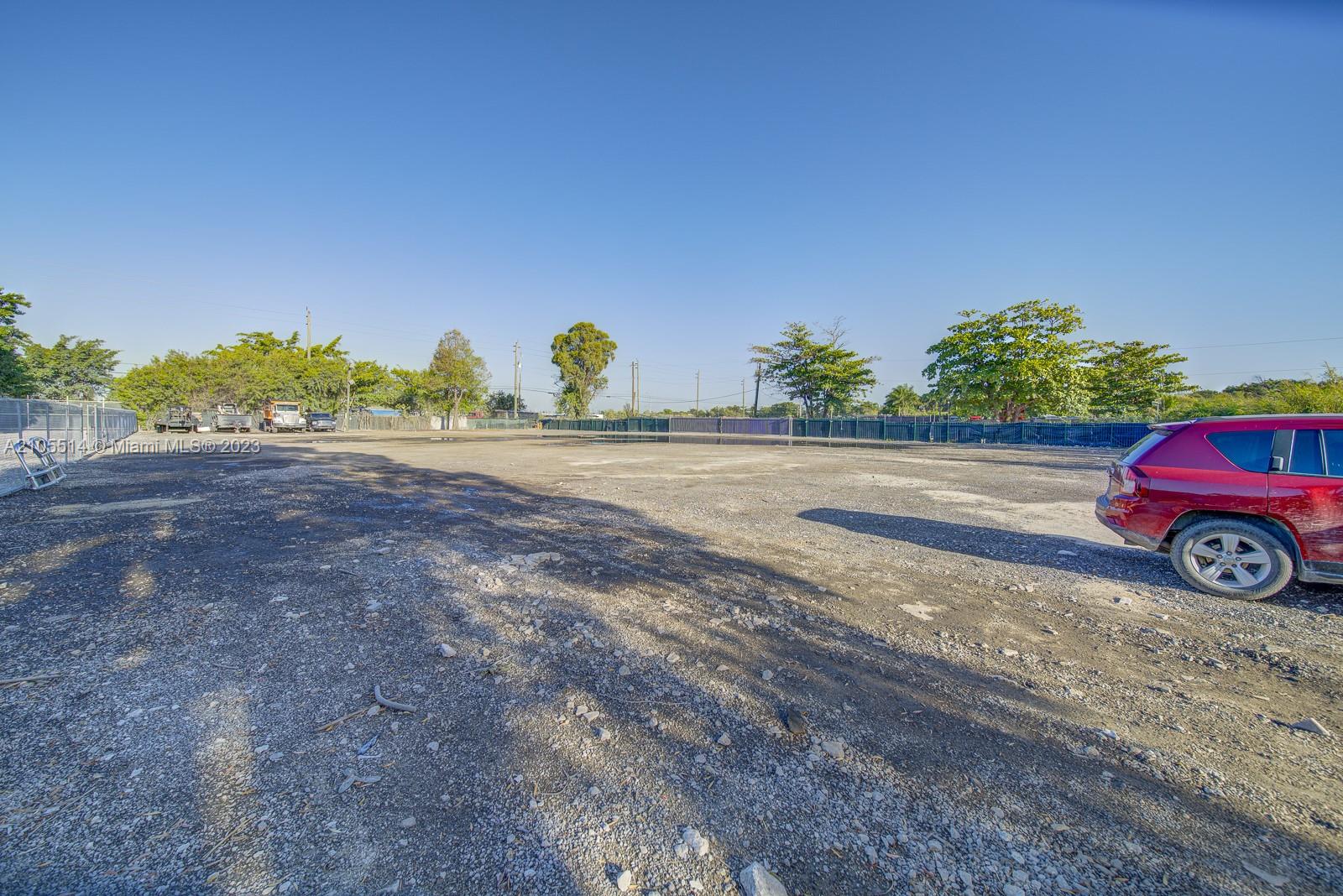 15721 NW 122 AVE Miami, FL 33018