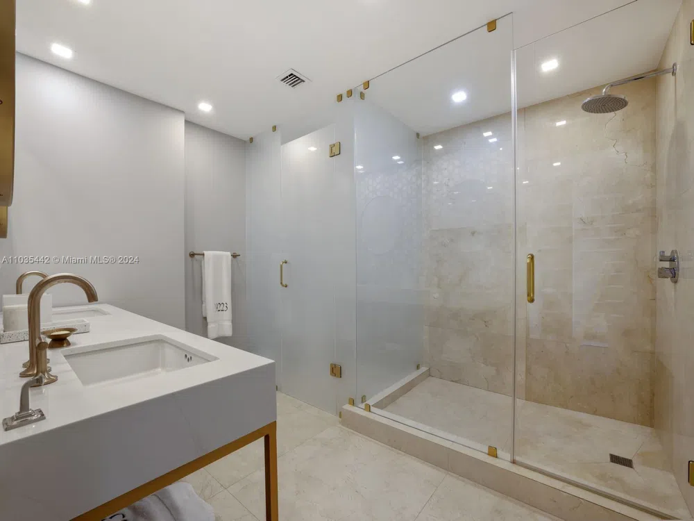 19223 Fisher Island Dr #19223 Miami Beach, FL 33109