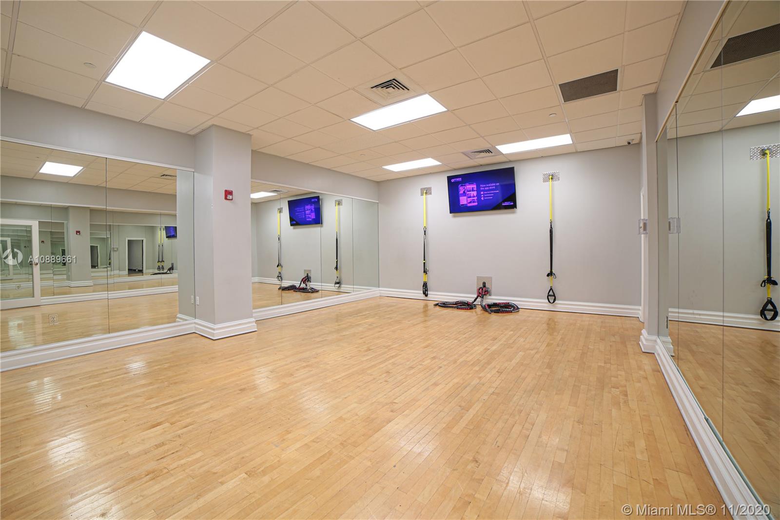2501 S OCEAN DR #1224 (Available JULY 1) Hollywood, FL 33019