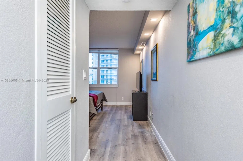 2501 S Ocean Dr #1617 (AVAILABLE) Hollywood, FL 33019