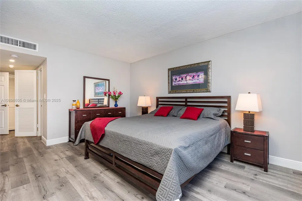 2501 S Ocean Dr #1617 (AVAILABLE) Hollywood, FL 33019
