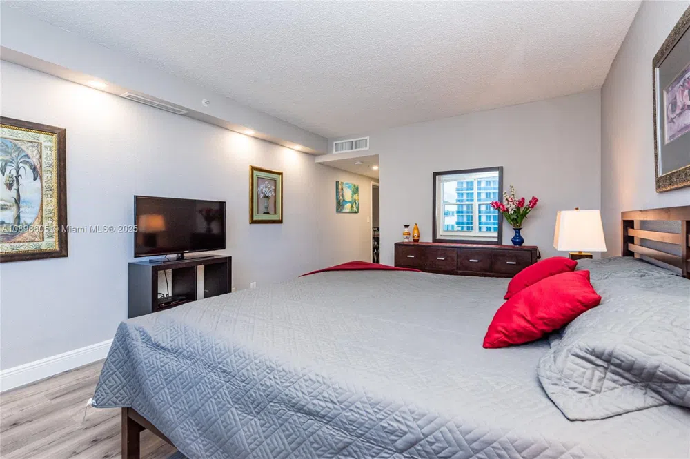 2501 S Ocean Dr #1617 (AVAILABLE) Hollywood, FL 33019