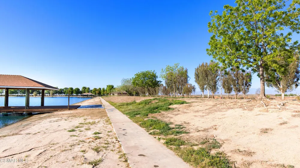4721 Diamond Bay Drive Arvin, CA 93203