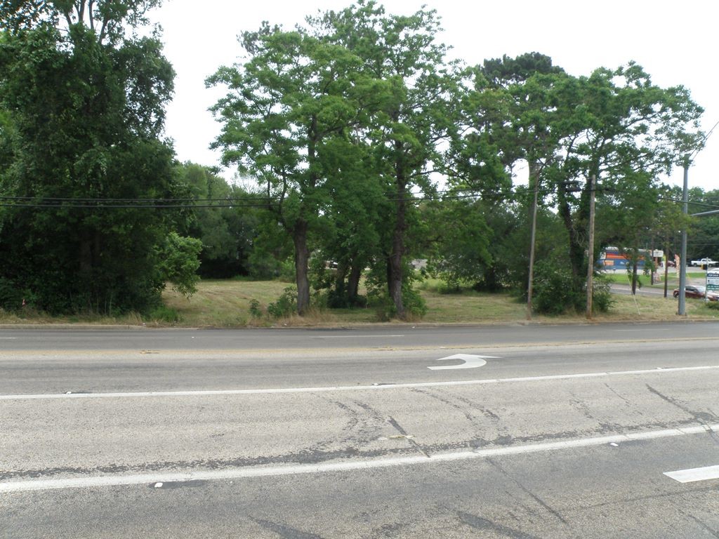 409 E Palestine Avenue Palestine, TX 75801