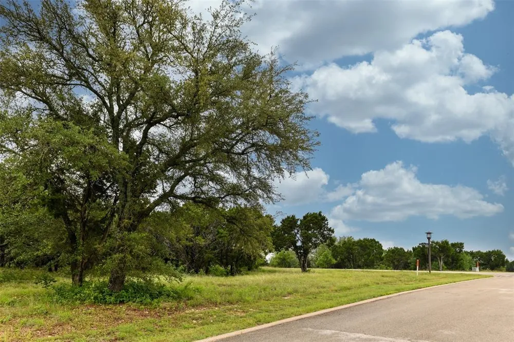 8001 SCOTSCRAIG DRIVE Cleburne, TX 76033