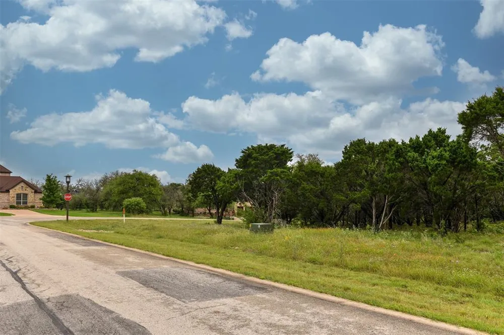 8001 SCOTSCRAIG DRIVE Cleburne, TX 76033