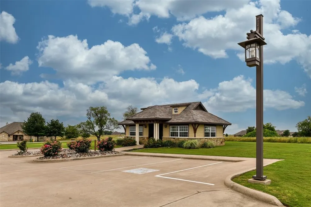 8001 SCOTSCRAIG DRIVE Cleburne, TX 76033