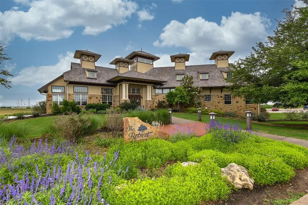 8001 SCOTSCRAIG DRIVE Cleburne, TX 76033