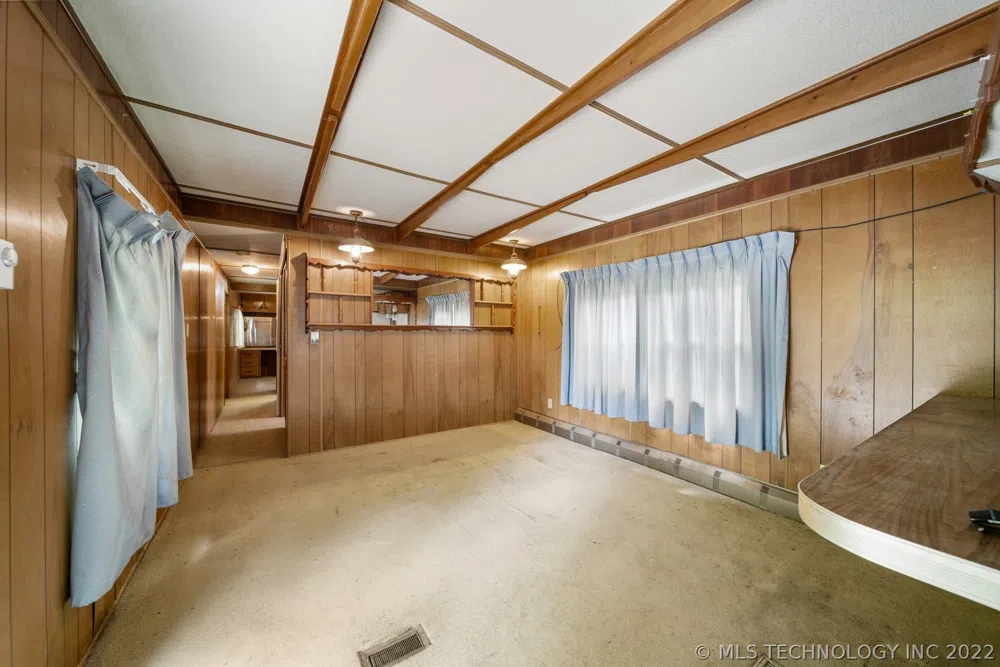 912 S Freeman Avenue Hominy, OK 74035