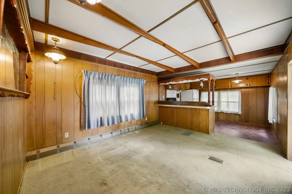 912 S Freeman Avenue Hominy, OK 74035