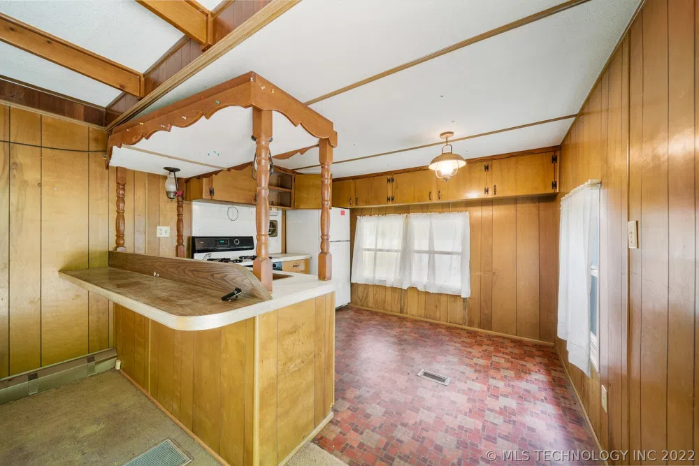 912 S Freeman Avenue Hominy, OK 74035