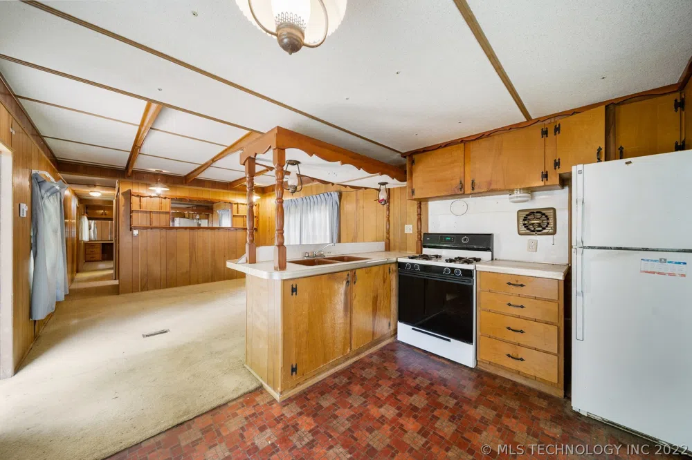 912 S Freeman Avenue Hominy, OK 74035