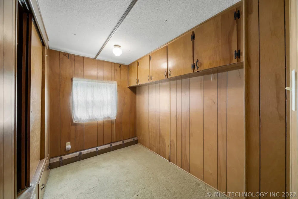 912 S Freeman Avenue Hominy, OK 74035