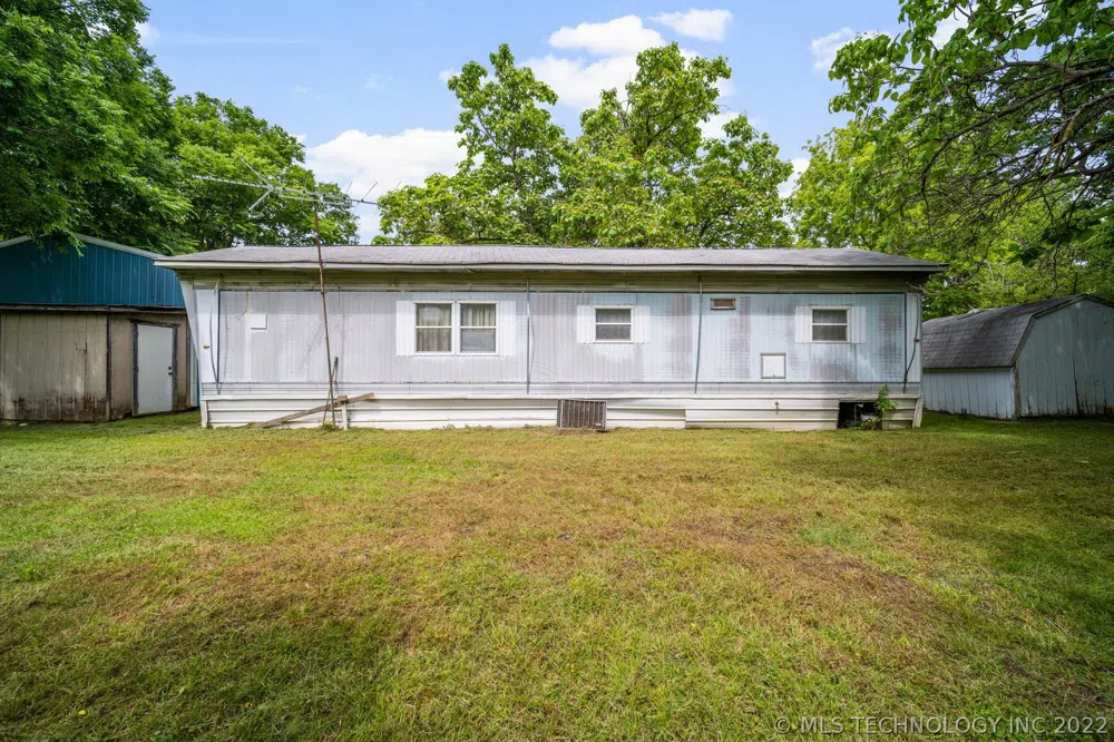 912 S Freeman Avenue Hominy, OK 74035