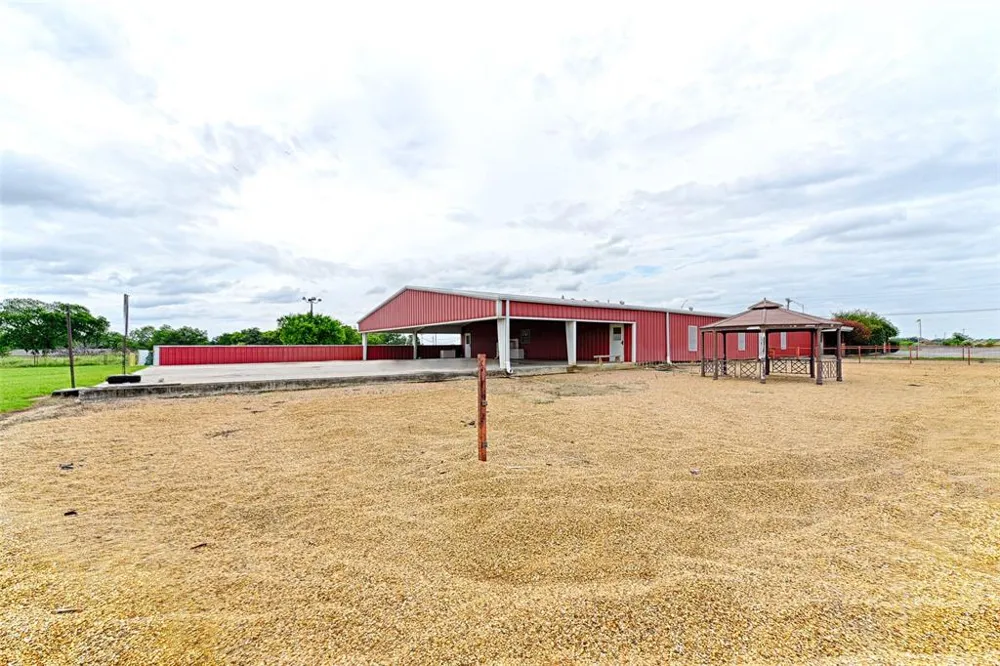 11663 W Hwy 175 Crandall, TX 75114