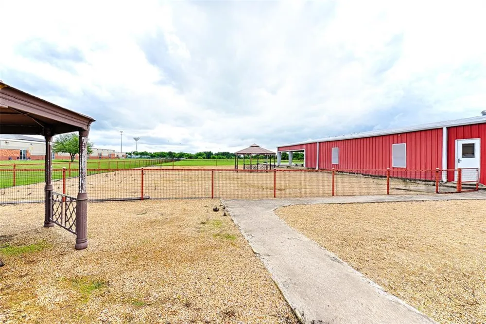11663 W Hwy 175 Crandall, TX 75114